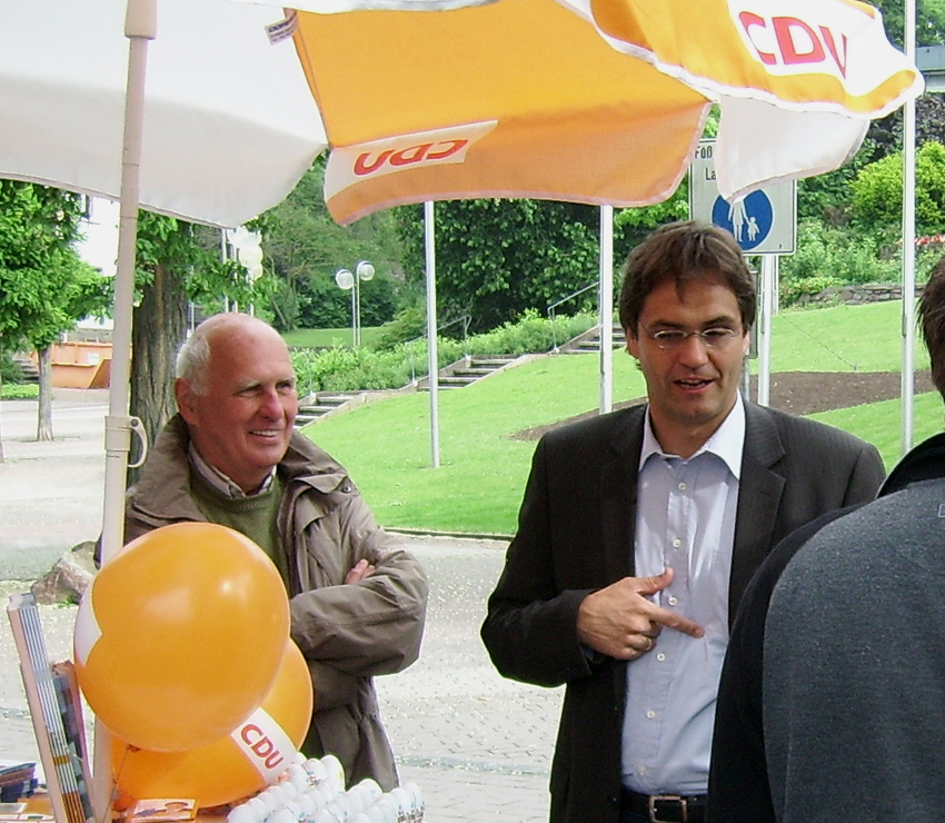 21.52.2009 - 28.05.2009, EUROPA-Info.-Stand mit  Dr. Peter Liese - 28.05.2009, EUROPA-Info.-Stand mit Dr. Peter Liese MdEP