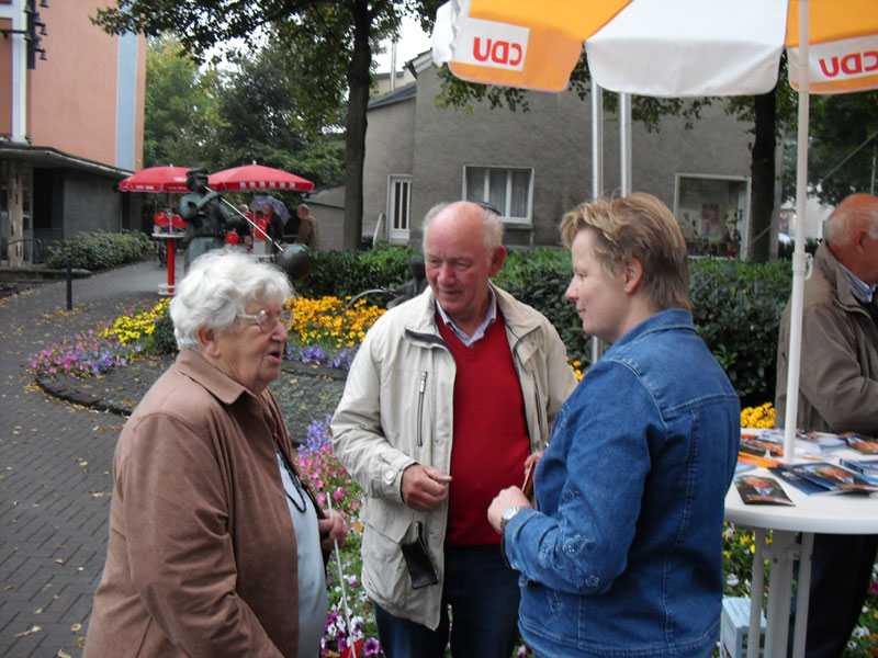 20.92.2009 - 24.09.2009, Info-Stand Marktplatz - 24.09.2009, Info-Stand am Marktplatz mit Bernhard Schulte-Drüggelte MdB