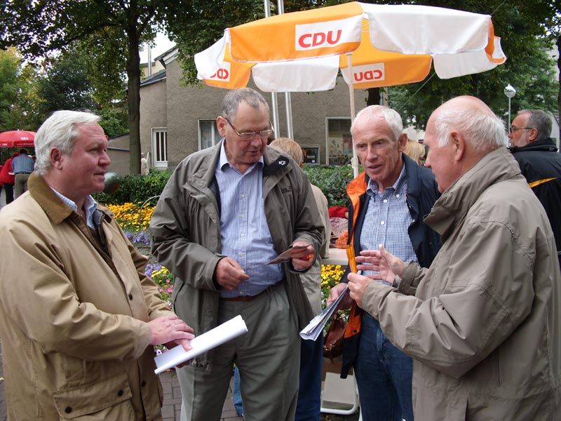 20.92.2009 - 24.09.2009, Info-Stand Marktplatz - 24.09.2009, Info-Stand am Marktplatz mit Bernhard Schulte-Drüggelte MdB