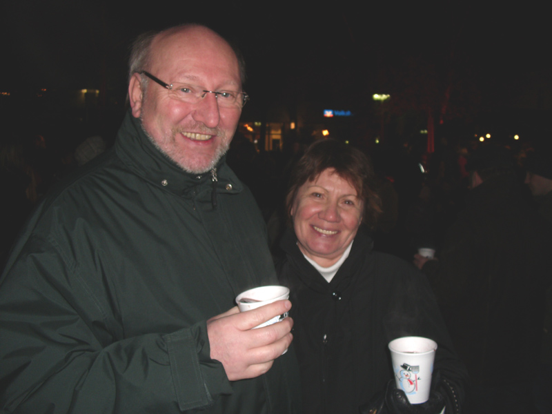 21.12.2009 - 28.11.2009, Weihnachtsmarkt - 28.11.2009, Fraktionsmitglieder auf dem Wickeder Weihnachtsmarkt