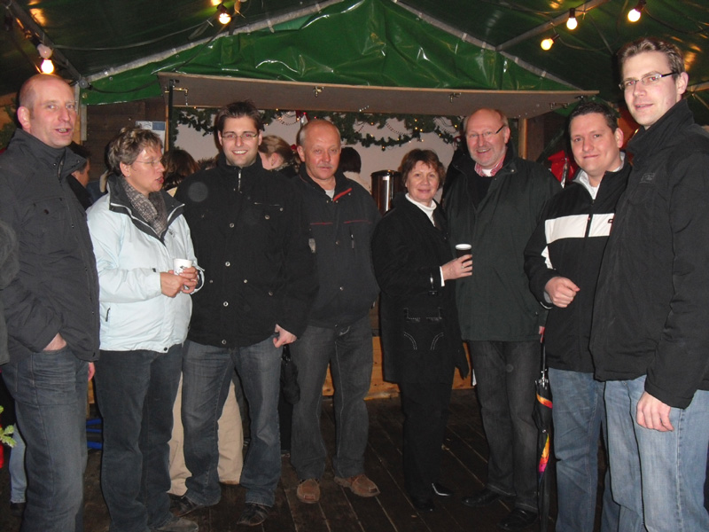 21.12.2009 - 28.11.2009, Weihnachtsmarkt - 28.11.2009, Fraktionsmitglieder auf dem Wickeder Weihnachtsmarkt