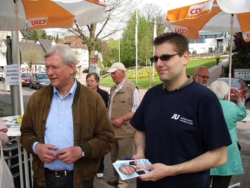 14.42.2010 - 29.04.2010, Info.-Stand am Markt mit Eckhard Uhlenberg MdL - 29.04.2010 Info.-Stand am Marktplatz mit Eckhard Uhlenberg MdL